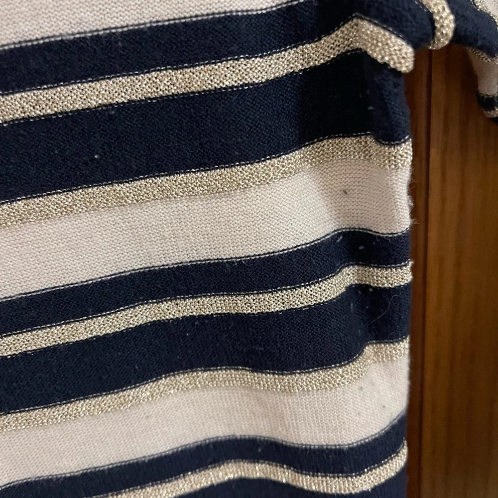 Banana Republic 3/4 in sleeve shirt - Picture 3 of 6